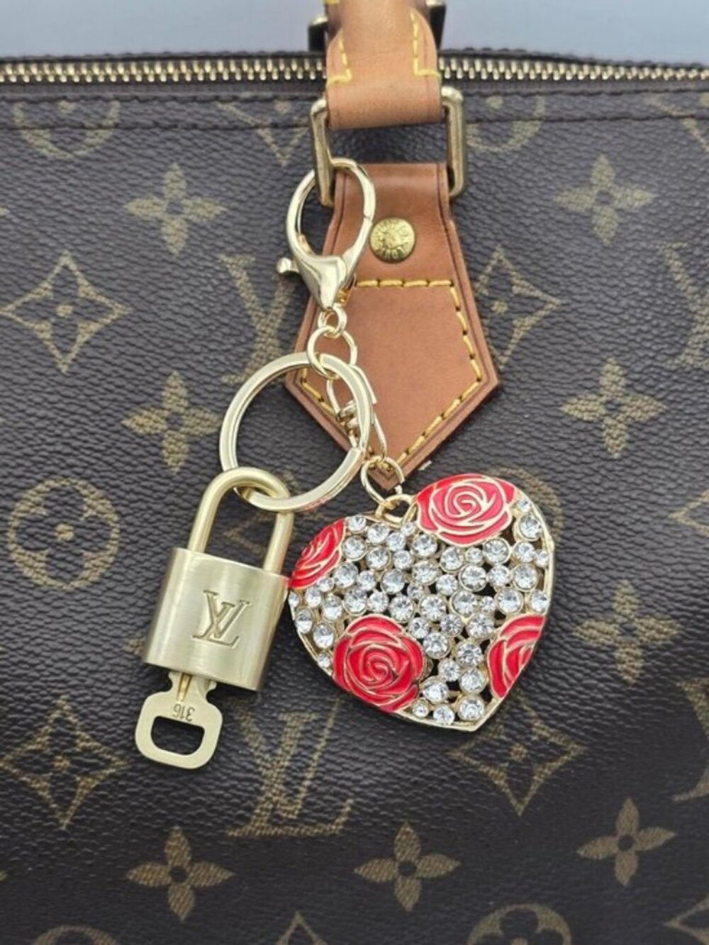 Louis Vuitton Authentic Gold Padlock 🔒Key + Unbranded Heart Keychain Bag Charm